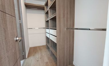 apartamento en arriendo en loma del escobero. Cod A215106