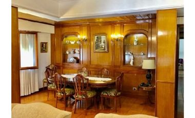 Excepcional chalet en Altos de Chauvin. Obra Arq. Córsico Piccolini, año 1958.