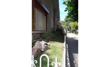 Excepcional chalet en Altos de Chauvin. Obra Arq. Córsico Piccolini, año 1958.