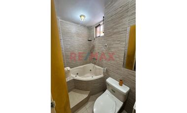 🏡 En Alquiler Casa De 3 Pisos  Con Piscina – 14 Habitaciones Con Baño At 242M2  Ac 318M2 Laguna Del Chipe