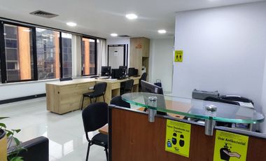 oficina en arriendo en el poblado. Cod A510597