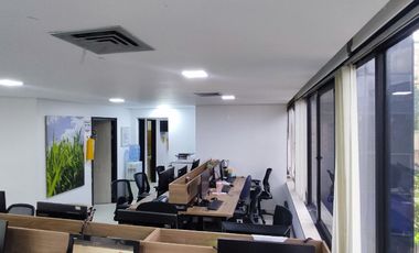 oficina en arriendo en el poblado. Cod A510597
