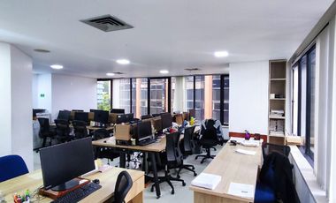 oficina en arriendo en el poblado. Cod A510597
