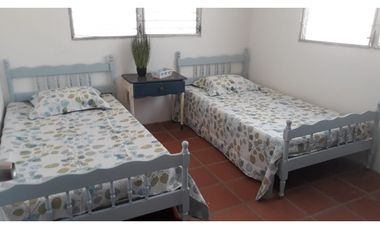 CASA AMOBLADA 3 RECAMARAS CON PISCINA GORGONA