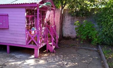 CASA DE 3 AMBIENTES CON COCHERA
