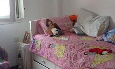 CASA DE 3 AMBIENTES CON COCHERA