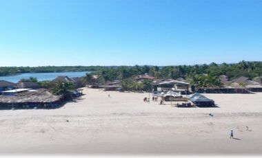 1 hectárea con frente de playa en  Chacahua, Pto. Esc. 0ax.
