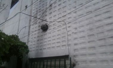 CASA CON LOCAL COMERCIAL IDEAL PARA 2 FAMILIAS en Glew Este