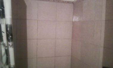 CASA CON LOCAL COMERCIAL IDEAL PARA 2 FAMILIAS en Glew Este