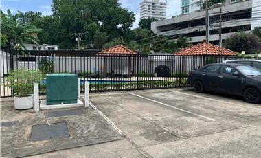 SE VENDE CASA EN ALTOS DEL GOLF $550,000 AM