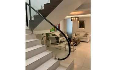 SE VENDE CASA EN ALTOS DEL GOLF $550,000 AM