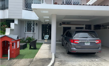 SE VENDE CASA EN ALTOS DEL GOLF $550,000 AM