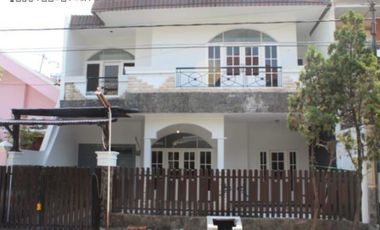 Rumah di Jl. Manyar Kertoadi, Strategis