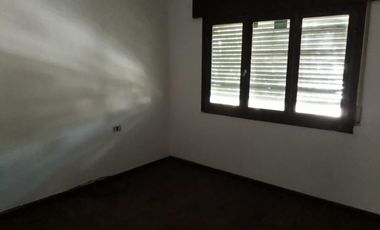 VENDO CASA 3 DOR BARRIO PUEYRREDON