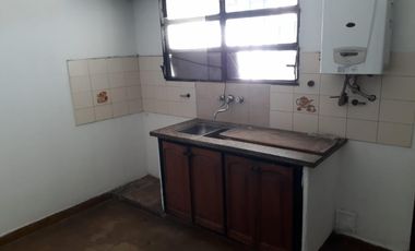 VENDO CASA 3 DOR BARRIO PUEYRREDON