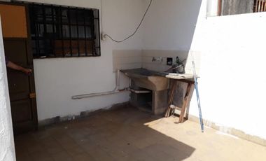 VENDO CASA 3 DOR BARRIO PUEYRREDON