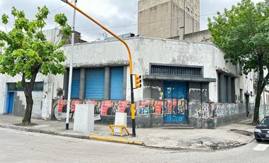 Excelente ubicación - Local/lote para desarrollo. Centro Avellaneda.