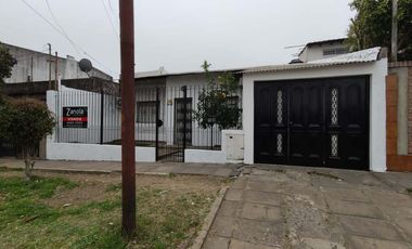 Casa para 2 Familias en venta en Moron Sur