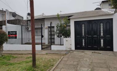 Casa para 2 Familias en venta en Moron Sur