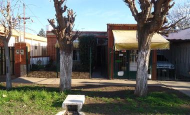Excelente  vivienda con local en Hudson, Berazategui