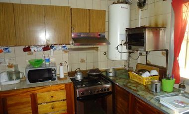 Excelente  vivienda con local en Hudson, Berazategui