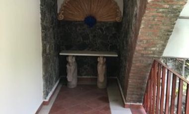 MUY BUENA CASA EN VENTA, VIGILANCIA EN JARDINES DE TLALTENANGO, CUERNAVACA MOR.