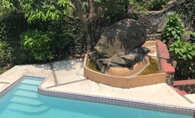 MUY BUENA CASA EN VENTA, VIGILANCIA EN JARDINES DE TLALTENANGO, CUERNAVACA MOR.