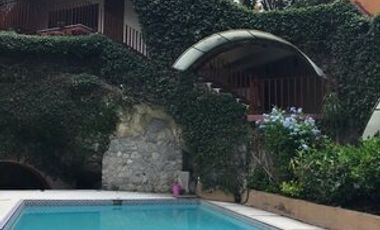 MUY BUENA CASA EN VENTA, VIGILANCIA EN JARDINES DE TLALTENANGO, CUERNAVACA MOR.