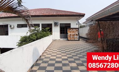 DIJUAL RUMAH dgn S.POOL & GARDEN di Jl SEKOLAH KENCANA, PONDOK INDAH