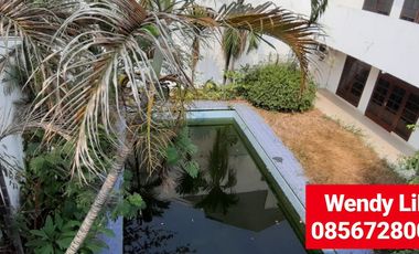 DIJUAL RUMAH dgn S.POOL & GARDEN di Jl SEKOLAH KENCANA, PONDOK INDAH