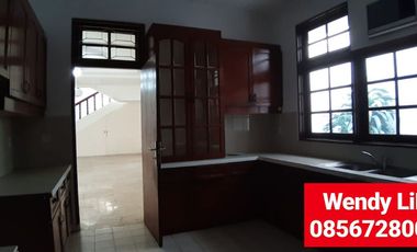 DIJUAL RUMAH dgn S.POOL & GARDEN di Jl SEKOLAH KENCANA, PONDOK INDAH