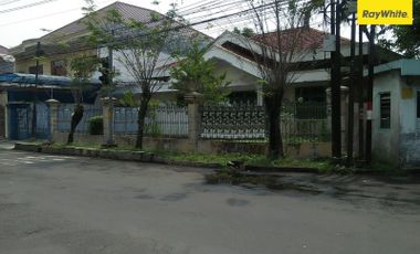 Dijual Rumah Lokasi Strategis Di Jalan Raya Sukomanunggal Jaya, Surabaya