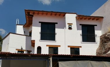 Casa en RENTA en Marfil por carretera libre Guanajuato
