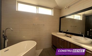 Casa moderna, independiente con vista al mar en Barbasquillo, Manta