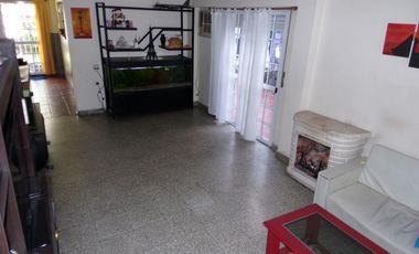 Venta de casa 3 ambientes Villa Luzuriaga