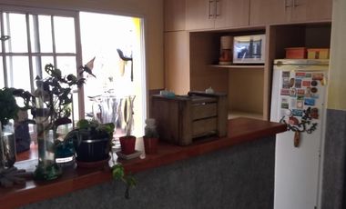 Venta de casa 3 ambientes Villa Luzuriaga
