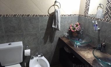 Venta de casa 3 ambientes Villa Luzuriaga