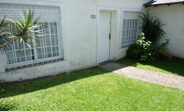 Venta de casa 3 ambientes Villa Luzuriaga