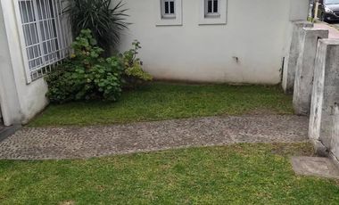 Venta de casa 3 ambientes Villa Luzuriaga