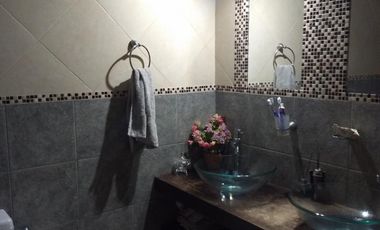 Venta de casa 3 ambientes Villa Luzuriaga