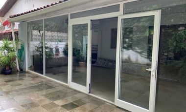 Se vende exclusiva Casa Residencial en La Alameda de 287 mts