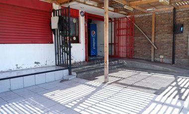 Local comercial en Avda Walker Martinez.