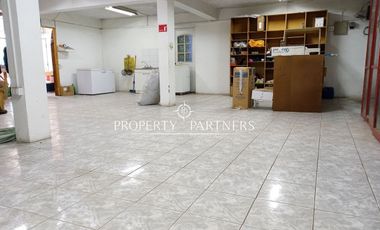 Local comercial en Avda Walker Martinez.