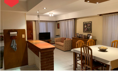 Casa en excelente ubicación (Calle 37 esq. 30)