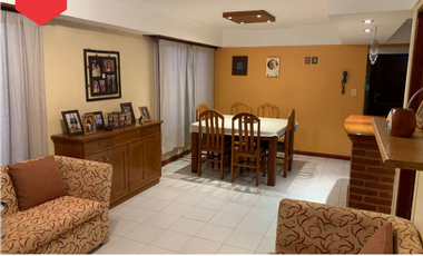 Casa en excelente ubicación (Calle 37 esq. 30)