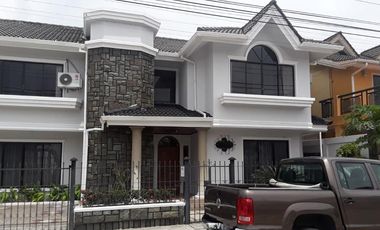 VENTA DE CASA DE SAMBORONDON