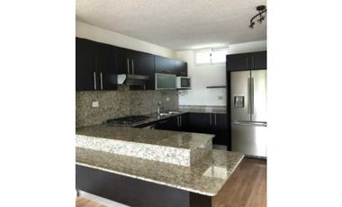 ALQUILO APARTAMENTO CON L/B PH ALTAMIRA GARDENS 3 REC + ESTUDIO