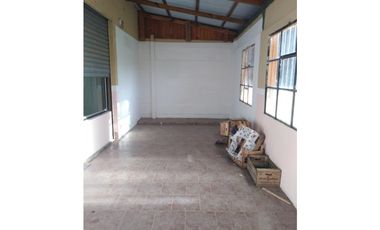 Local/ Galpón / Vivienda/ Barrio El Sosiego