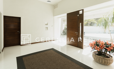 Casa de lujo en Venta, Jardines Coloniales, San Pedro Garza García