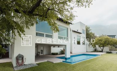 Casa de lujo en Venta, Jardines Coloniales, San Pedro Garza García